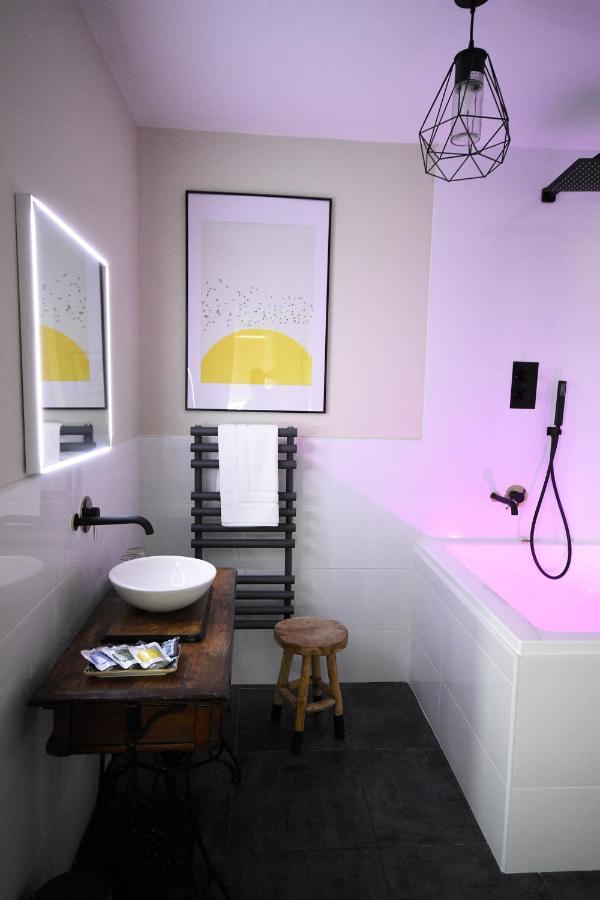 The Pink Door Westport Bed and Breakfast Buitenkant foto